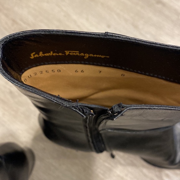 Great condition Ferragamo booties - Picture 3 of 6